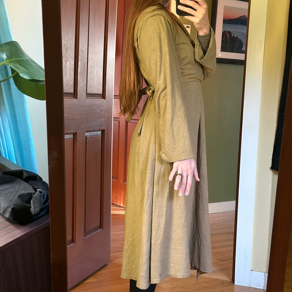 Sparrow Peace Robe - Picture 10 of 10